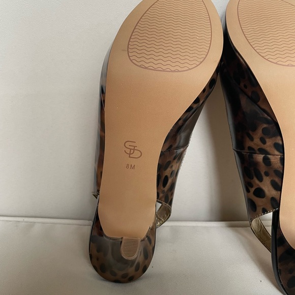LIKE NEW Circa Joan & David Cheetah Print Heels - Picture 9 of 9